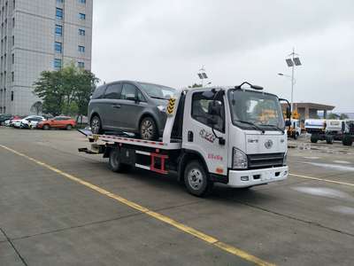 高效救援，可靠伙伴 解放虎V藍牌一拖二清障車，濰柴117馬力引領城市救援新標準